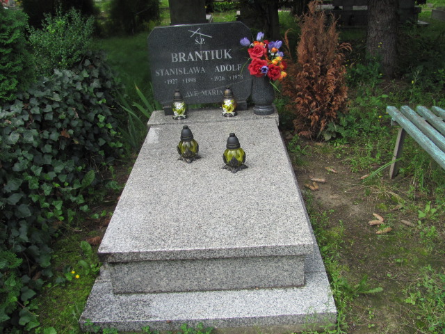 Grób Adolf Brantiuk