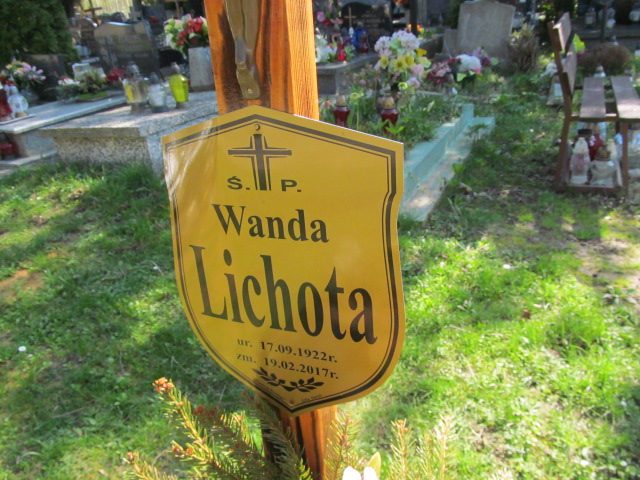 Wanda Lichota 1922 Dzierżoniów - Grobonet - Wyszukiwarka osób pochowanych