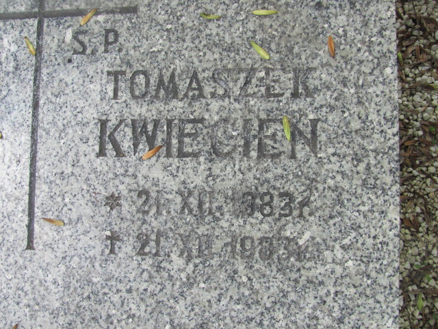 Tomasz Kwiecień 1983 Dzierżoniów - Grobonet - Wyszukiwarka osób pochowanych