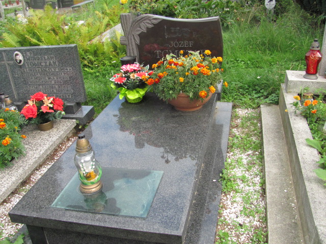Grób Józef Tomczak