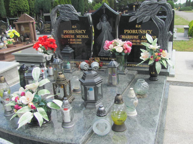 Grób Tadeusz  Pioruński