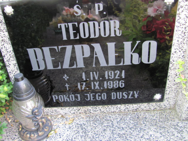 Teodor Bezpałko 1921 Dzierżoniów - Grobonet - Wyszukiwarka osób pochowanych