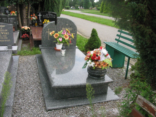 Grób Józef Burzec