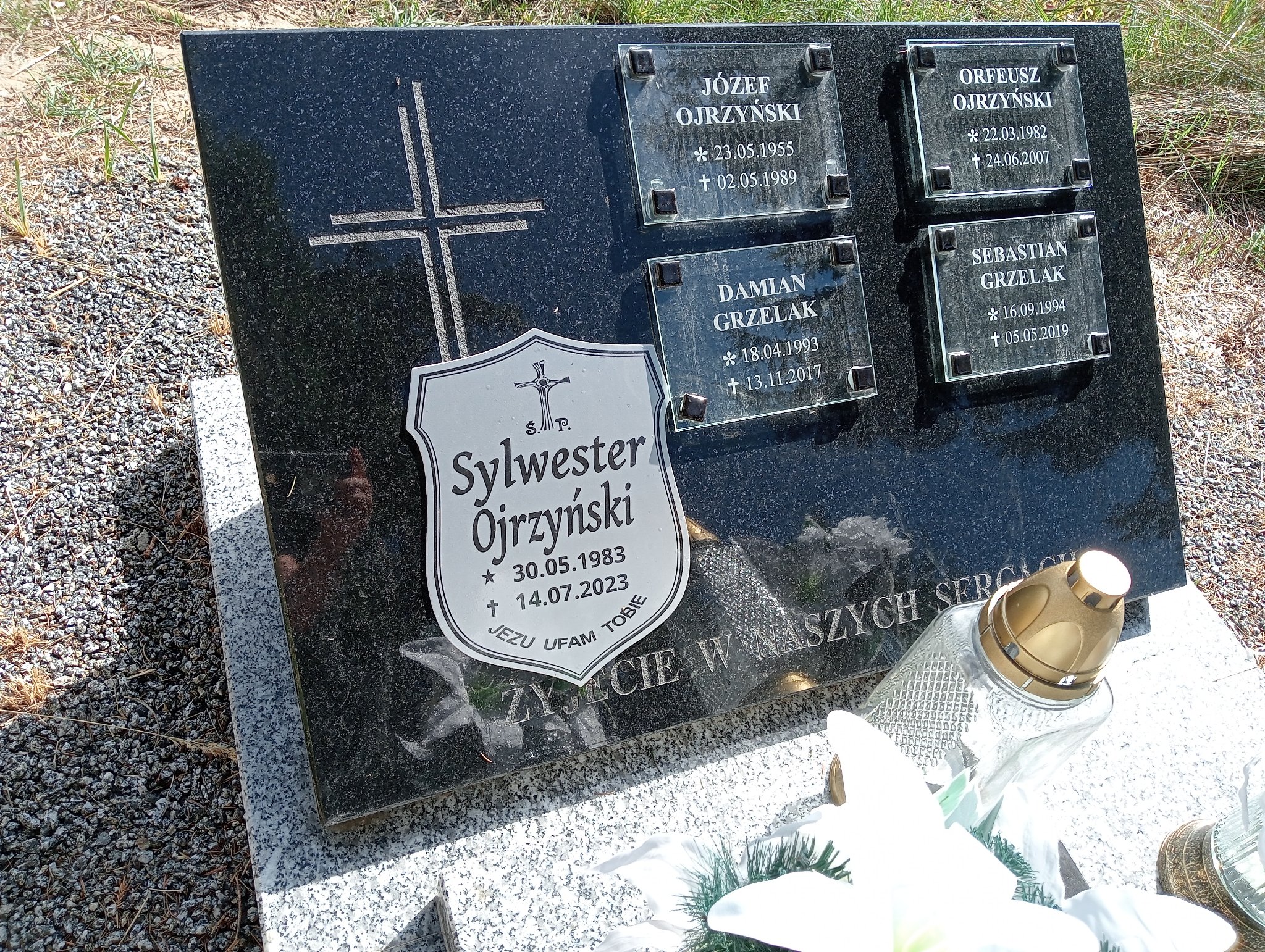 Damian Piotr Grzelak 1993 Dzierżoniów - Grobonet - Wyszukiwarka osób pochowanych